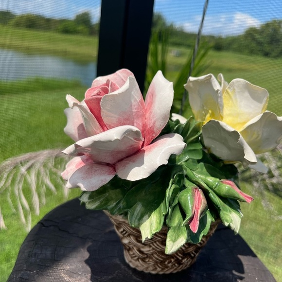 Capodimonte Porcelain Flower Rose Bouquet Basket Centerpiece Vintage - Picture 13 of 17